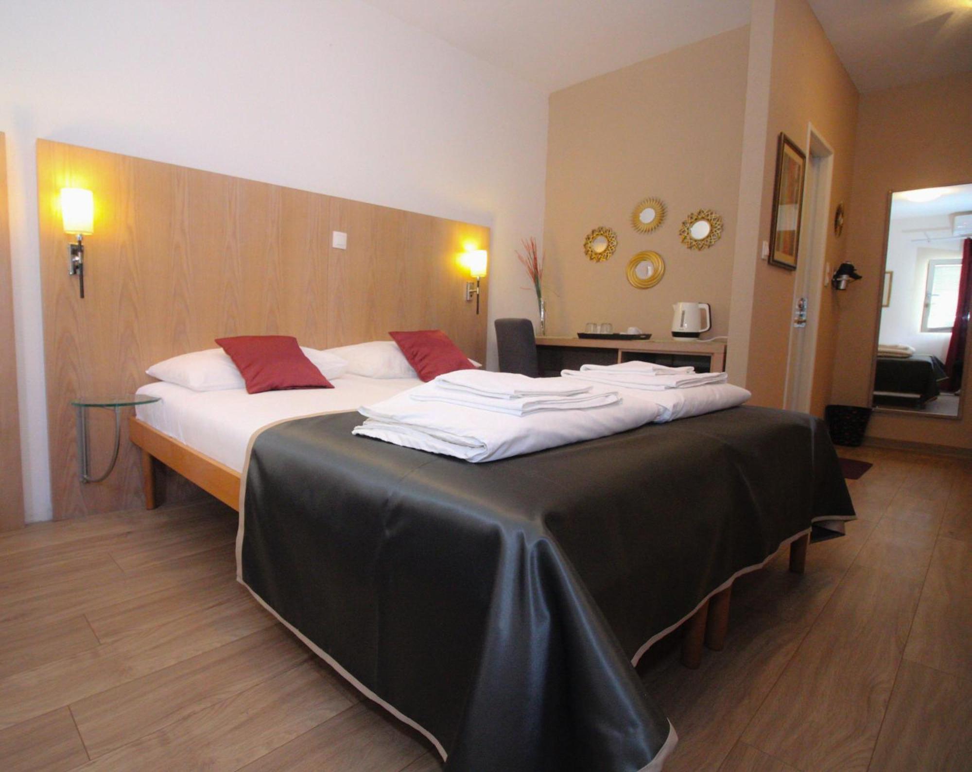 Villa Deny Mostar - With Free Parking الغرفة الصورة